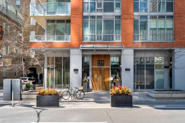 2103 - 126 Simcoe St, Condo with 2 bedrooms, 2 bathrooms and 1 parking in Toronto ON | Image 21