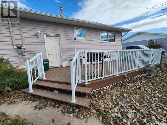 209 3rd Avenue E, House detached with 3 bedrooms, 2 bathrooms and null parking in Lampman SK | Image 26