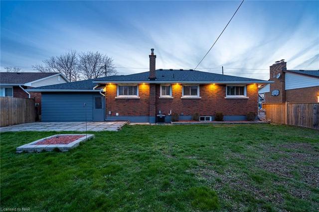 402 Grantham Avenue, House detached with 5 bedrooms, 2 bathrooms and 5 parking in St. Catharines ON | Image 34