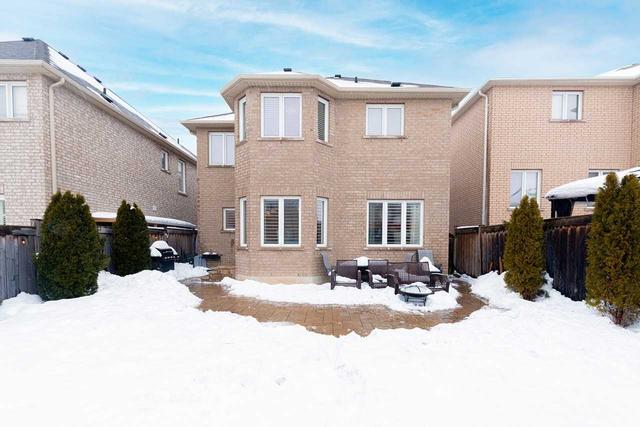 204 Cathcart Cres, House detached with 4 bedrooms, 4 bathrooms and 4 parking in Milton ON | Image 28