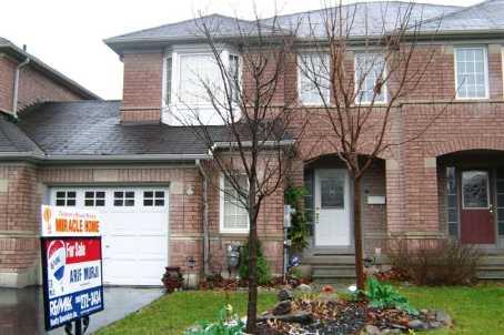 5866 Chalfont Cres, House attached with 3 bedrooms, 3 bathrooms and 3 parking in Mississauga ON | Image 1