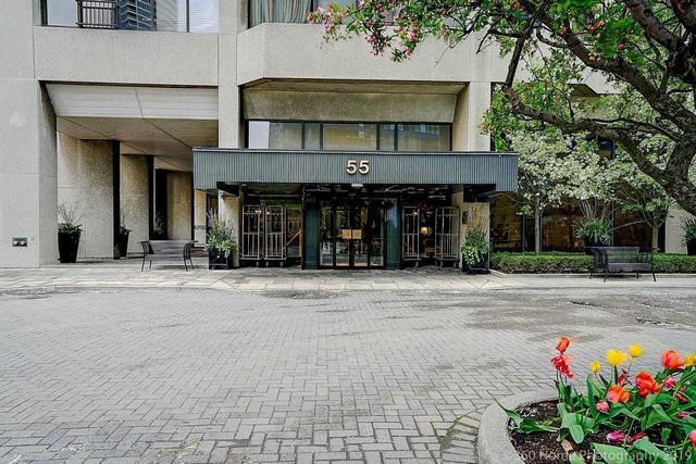 3512 - 55 Harbour Sq, Condo with 2 bedrooms, 2 bathrooms and 1 parking in Toronto ON | Image 18