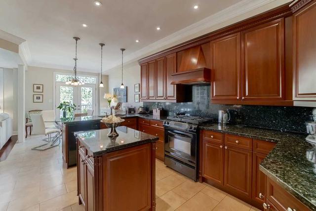 2161 Whitworth Dr, House detached with 3 bedrooms, 4 bathrooms and 3.5 parking in Oakville ON | Image 7