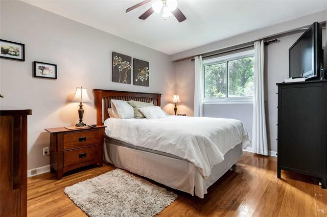 22 Brantley Cres, House detached with 3 bedrooms, 2 bathrooms and 6 parking in Toronto ON | Image 5