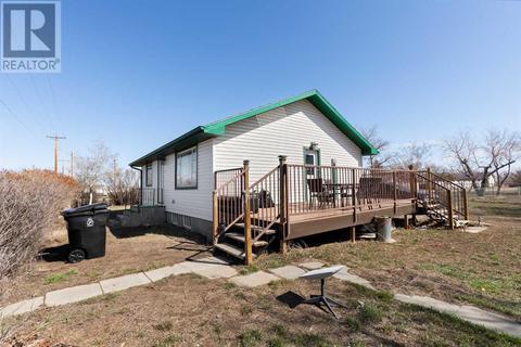 206 1 Street, House detached with 2 bedrooms, 1 bathrooms and 2 parking in Cypress County AB | Card Image