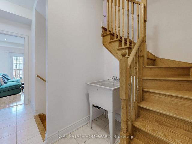 22 Oliver Mews, House attached with 3 bedrooms, 4 bathrooms and 2 parking in Toronto ON | Image 16