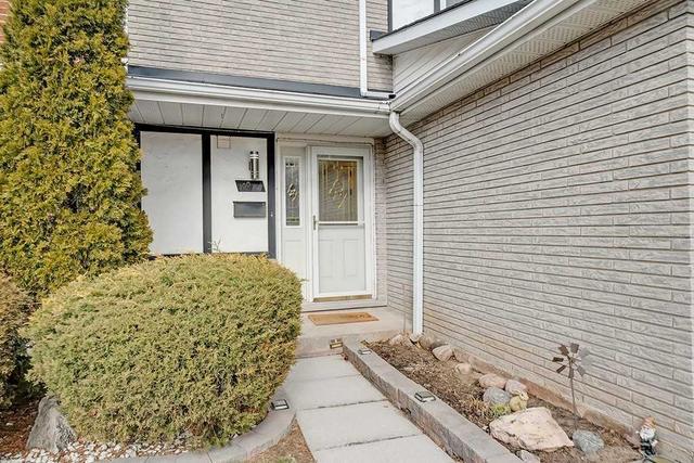 16 - 100 St. Andrews Crt, Townhouse with 3 bedrooms, 2 bathrooms and 2 parking in Hamilton ON | Image 30