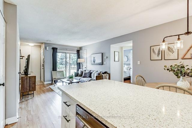 404 - 4140 Foxwood Dr, Condo with 2 bedrooms, 1 bathrooms and 1 parking in Burlington ON | Image 3