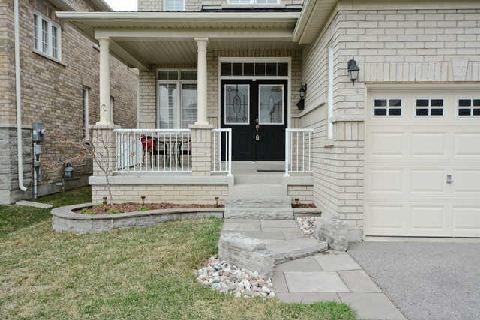 1012 Coyston Dr, House detached with 4 bedrooms, 3 bathrooms and 2 parking in Oshawa ON | Image 2