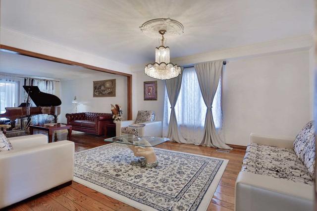 51 Dorwood Crt, House detached with 4 bedrooms, 4 bathrooms and 11 parking in Vaughan ON | Image 5