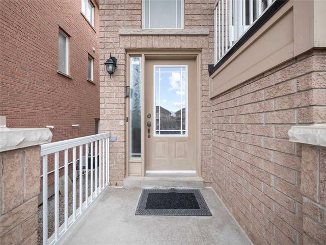 54 Saint Grace Crt, House semidetached with 3 bedrooms, 4 bathrooms and 3 parking in Brampton ON | Image 1