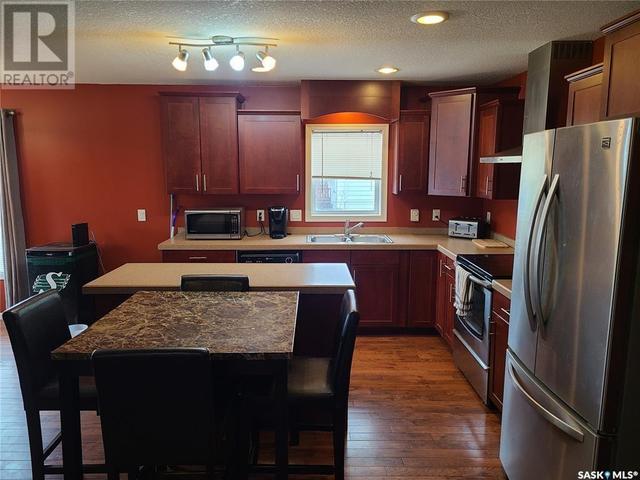 207 W 1st Street, Home with 3 bedrooms, 2 bathrooms and null parking in Carlyle SK | Image 14