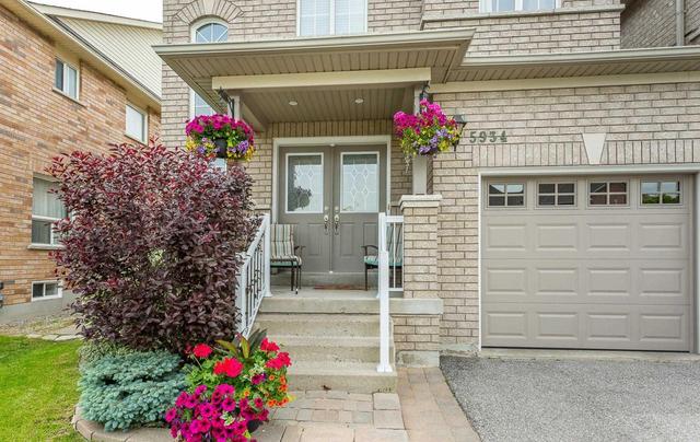 5934 Bermuda Dr, House semidetached with 3 bedrooms, 3 bathrooms and 1 parking in Mississauga ON | Image 2