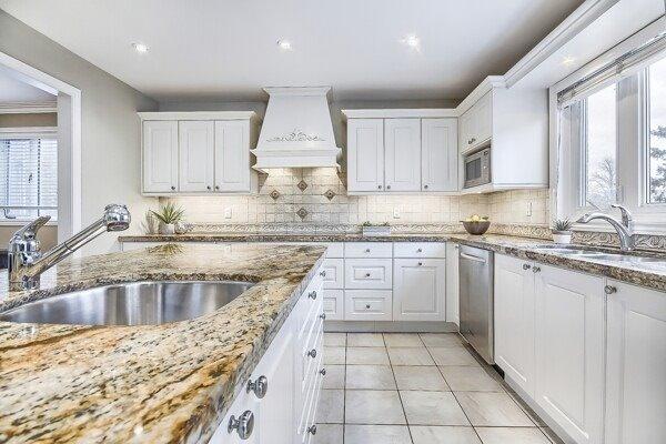 4041 River Mill Way, House detached with 7 bedrooms, 5 bathrooms and 6 parking in Mississauga ON | Image 2