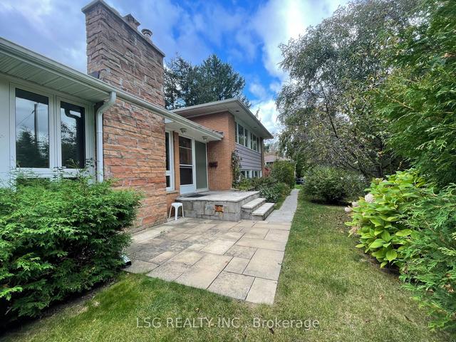 59 Ravenscroft Circ, House detached with 3 bedrooms, 3 bathrooms and 4 parking in Toronto ON | Image 28