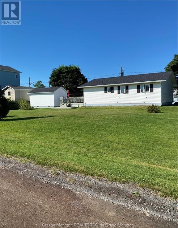 47 Gary Ave, House detached with 2 bedrooms, 1 bathrooms and null parking in Shediac P NB | Image 9