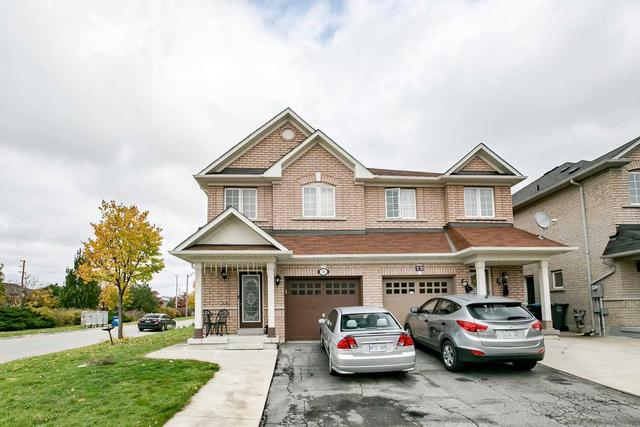 79 Crystalview Cres, House semidetached with 3 bedrooms, 3 bathrooms and 3 parking in Brampton ON | Image 1