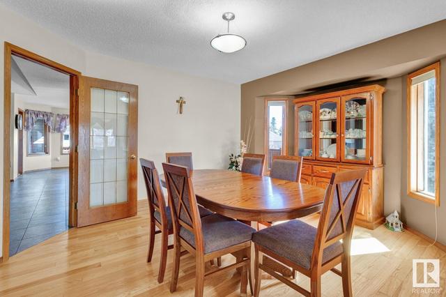 5116 53 Av, House detached with 4 bedrooms, 3 bathrooms and null parking in Mundare AB | Image 11