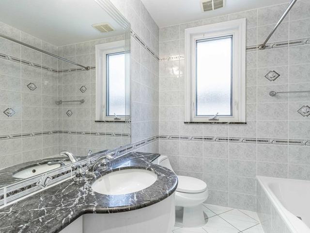 142 Thompson Ave, House detached with 2 bedrooms, 2 bathrooms and 3 parking in Toronto ON | Image 11
