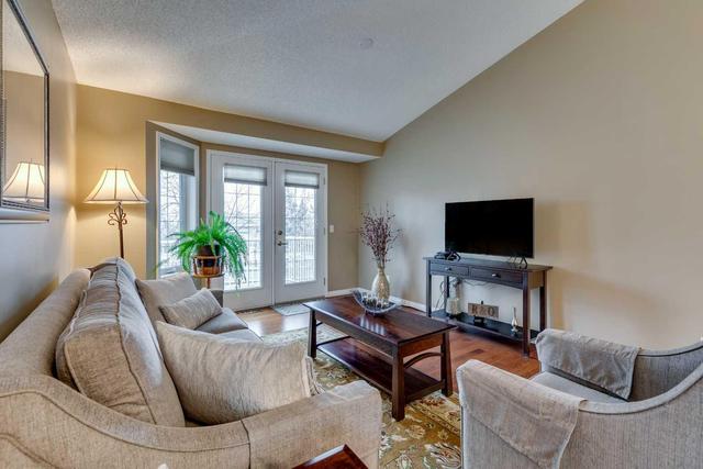 133 Sienna Park Green Sw, Home with 3 bedrooms, 2 bathrooms and 4 parking in Calgary AB | Image 12