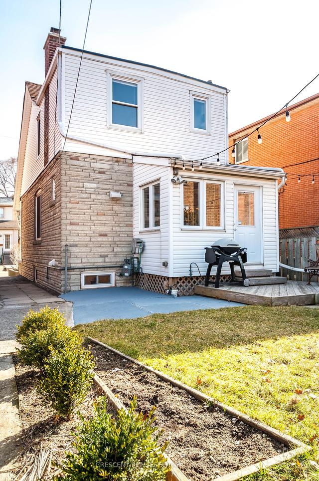 2 French Ave, House detached with 3 bedrooms, 2 bathrooms and 1 parking in Toronto ON | Image 26