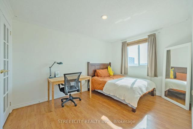 701 - 986 Huron St, Condo with 2 bedrooms, 1 bathrooms and 1 parking in London ON | Image 5