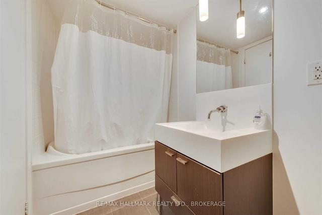 1311 - 110 Charles St E, Condo with 1 bedrooms, 1 bathrooms and 0 parking in Toronto ON | Image 13