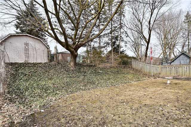 8 Algonquin Cres, House detached with 3 bedrooms, 2 bathrooms and 4 parking in Aurora ON | Image 11