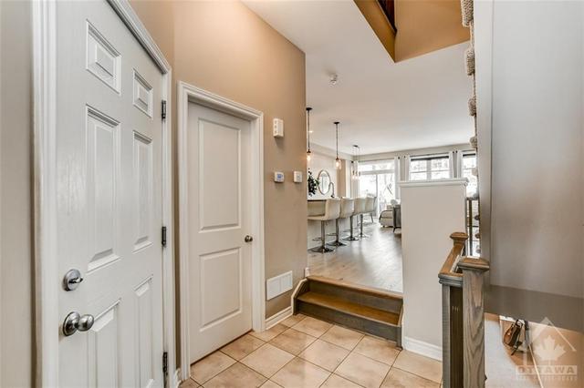 669 Cartographe Street, Townhouse with 3 bedrooms, 3 bathrooms and 3 parking in Ottawa ON | Image 2