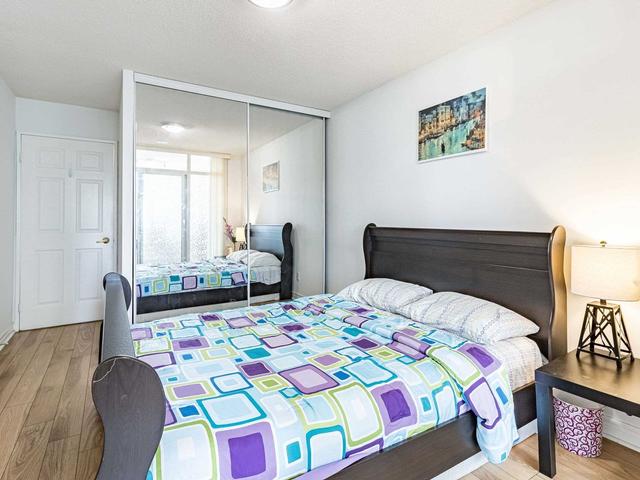 1711 - 156 Enfield Pl, Condo with 2 bedrooms, 2 bathrooms and 1 parking in Mississauga ON | Image 8