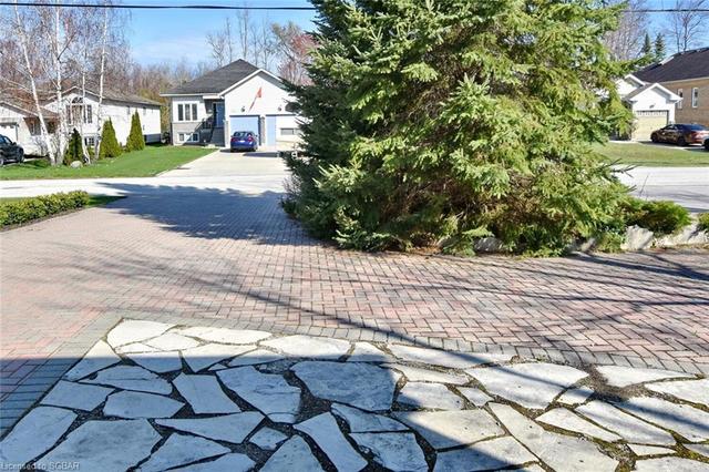 343 Robinson Road, House detached with 3 bedrooms, 2 bathrooms and 5 parking in Wasaga Beach ON | Image 45