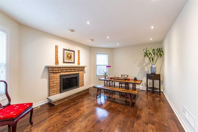 953 Focal Rd, House detached with 5 bedrooms, 5 bathrooms and 5 parking in Mississauga ON | Image 2