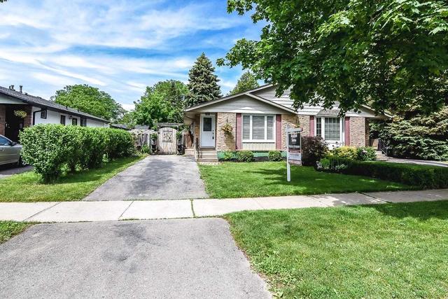 22 Birchpark Dr, House semidetached with 3 bedrooms, 2 bathrooms and 2 parking in Grimsby ON | Image 12