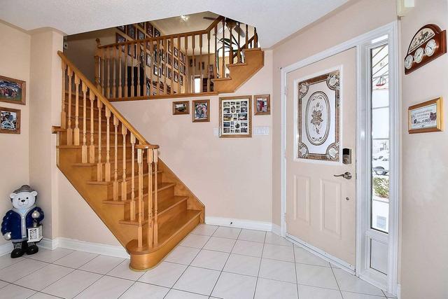 15 Pineway Crt, House detached with 4 bedrooms, 4 bathrooms and 6 parking in Whitby ON | Image 34