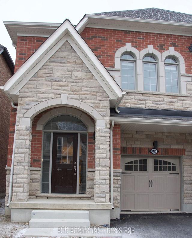 1185 Carnegie Dr E, House semidetached with 3 bedrooms, 3 bathrooms and 2 parking in Mississauga ON | Image 1