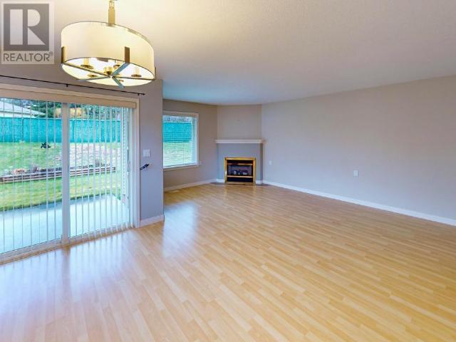 17 - 4897 Ontario Ave, House semidetached with 2 bedrooms, 2 bathrooms and null parking in Powell River BC | Image 2