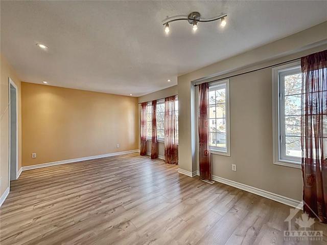 838 Campobello Drive, Townhouse with 3 bedrooms, 3 bathrooms and 2 parking in Ottawa ON | Image 3