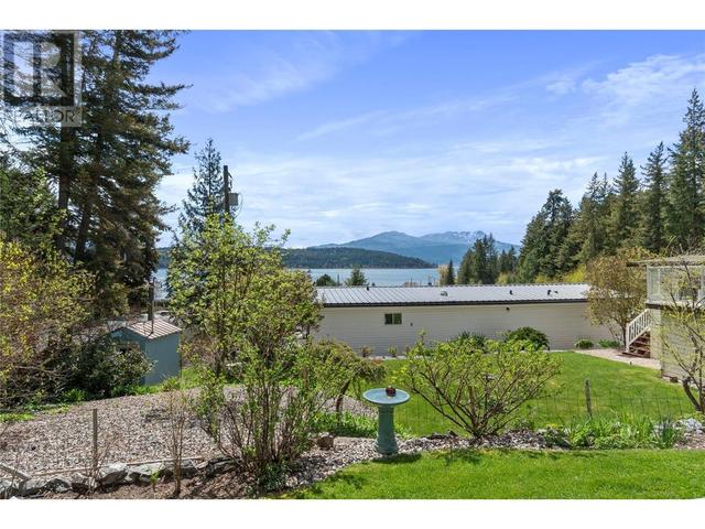 4 - 3959 Sunnybrae Canoe Point Road, House other with 3 bedrooms, 1 bathrooms and 4 parking in Columbia Shuswap C BC | Image 5