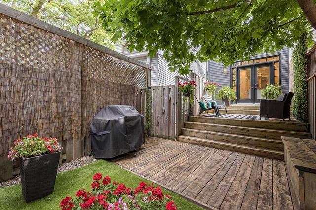 16 Erindale Ave, House semidetached with 3 bedrooms, 3 bathrooms and 0 parking in Toronto ON | Image 21