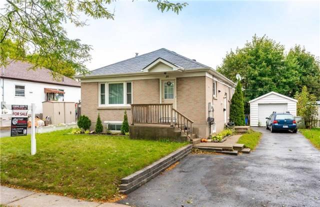 25 Newton St, House detached with 2 bedrooms, 3 bathrooms and 2 parking in Barrie ON | Image 1