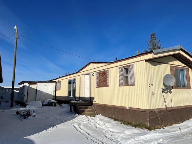 29 - 302 Kaybob Trailer Court, Home with 4 bedrooms, 1 bathrooms and 2 parking in Yellowhead County AB | Image 4