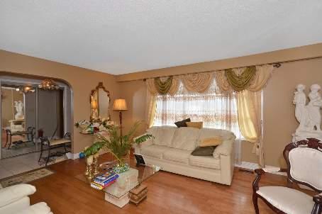 8200 Esquesing Line, House detached with 3 bedrooms, 2 bathrooms and 8 parking in Milton ON | Image 3