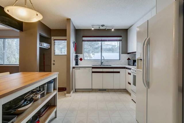 404 Queensland Road Se, House detached with 4 bedrooms, 2 bathrooms and 2 parking in Calgary AB | Image 8