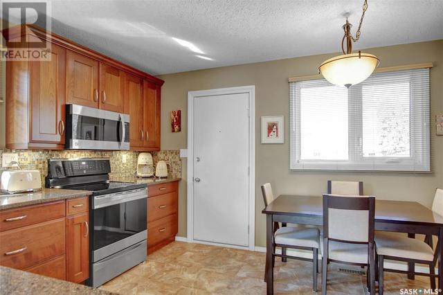 838 Gibson Street N, House detached with 3 bedrooms, 2 bathrooms and null parking in Regina SK | Image 6