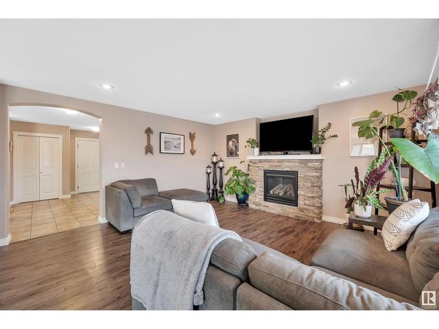 3817 52 St, House detached with 3 bedrooms, 3 bathrooms and null parking in Gibbons AB | Image 24