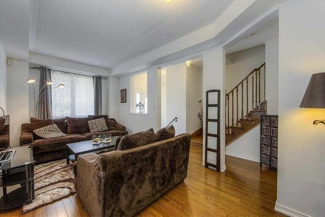 104 Mcbride Ave, House attached with 3 bedrooms, 4 bathrooms and 2 parking in Clarington ON | Image 3