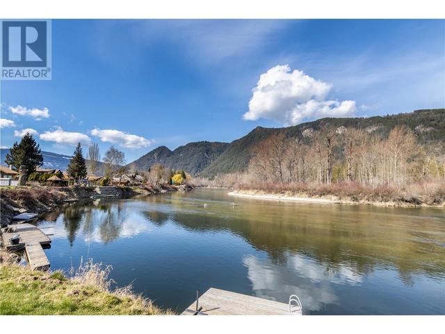 1413 Silver Sands Road, House detached with 3 bedrooms, 2 bathrooms and 1 parking in Sicamous BC | Image 2