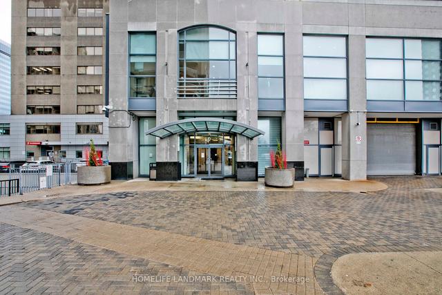 1011 - 8 Hillcrest Ave, Condo with 2 bedrooms, 2 bathrooms and 1 parking in Toronto ON | Image 21