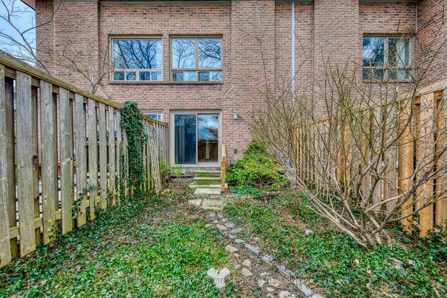 19 Dutch Myrtle Way, Townhouse with 3 bedrooms, 4 bathrooms and 2 parking in Toronto ON | Image 33