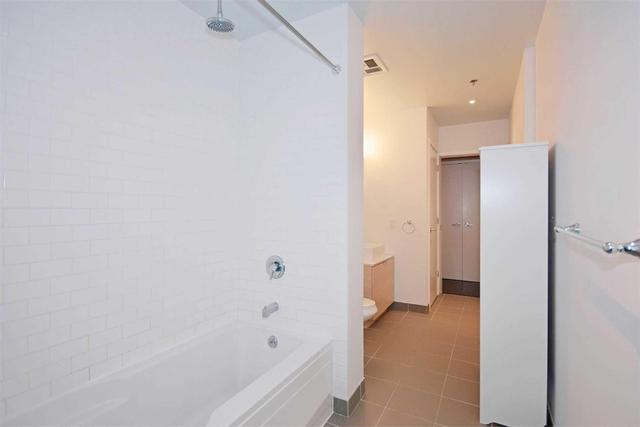 209 - 60 Bathurst St, Condo with 1 bedrooms, 1 bathrooms and 1 parking in Toronto ON | Image 12